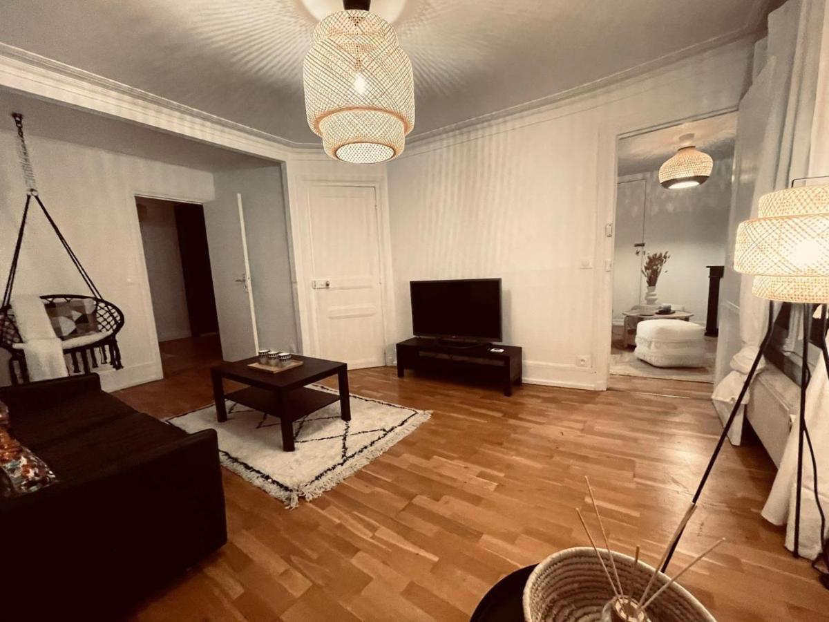 פריז Chic Apartment On The Famous Shopping Rue Du Faubourg Saint-Honore Street מראה חיצוני תמונה