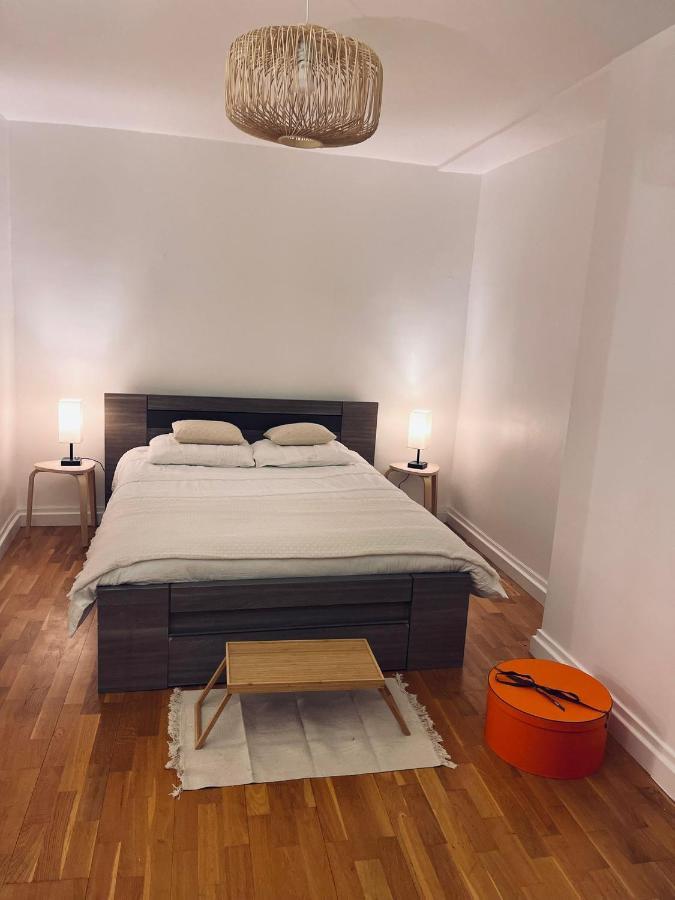 פריז Chic Apartment On The Famous Shopping Rue Du Faubourg Saint-Honore Street מראה חיצוני תמונה