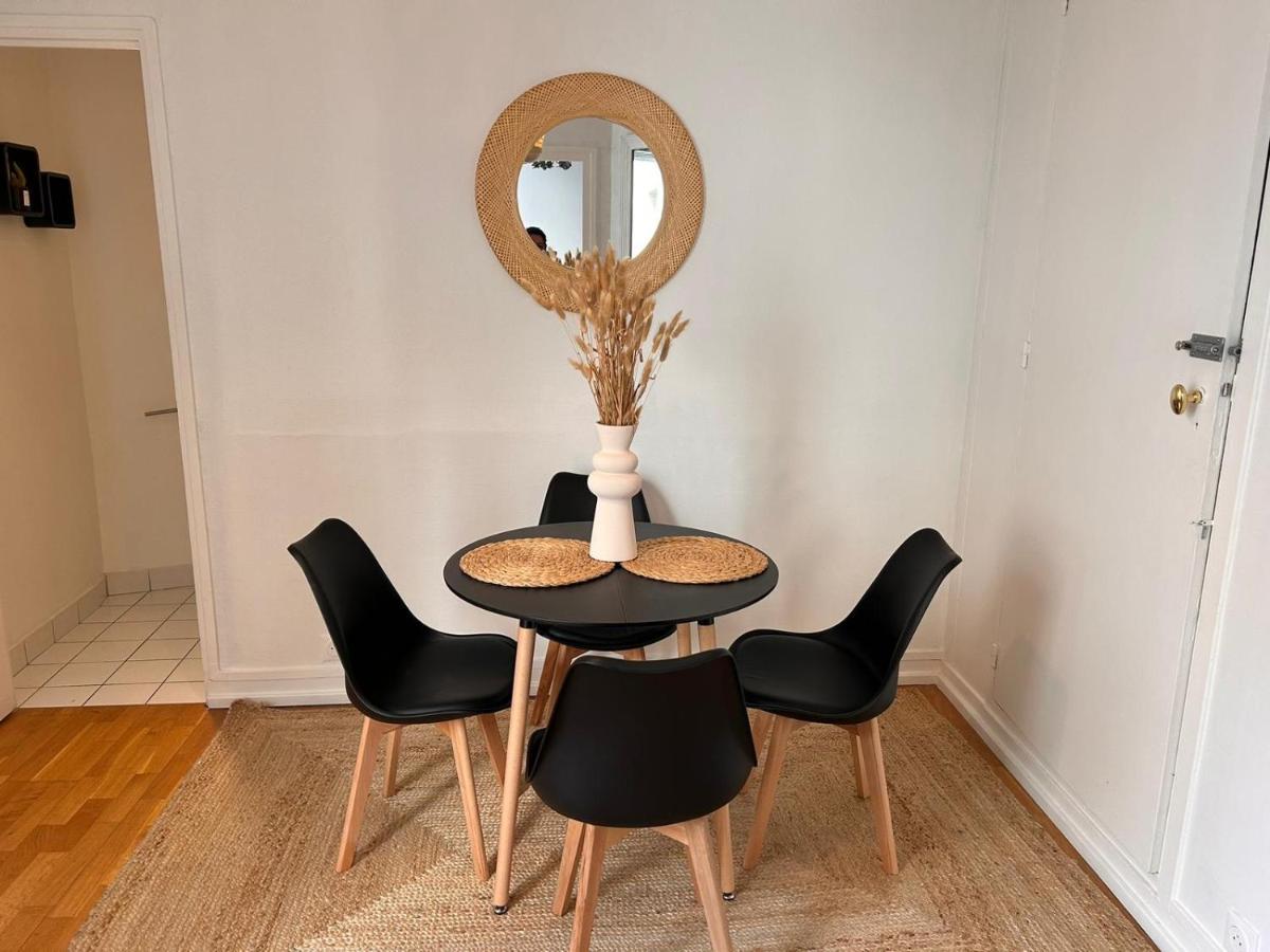 פריז Chic Apartment On The Famous Shopping Rue Du Faubourg Saint-Honore Street מראה חיצוני תמונה